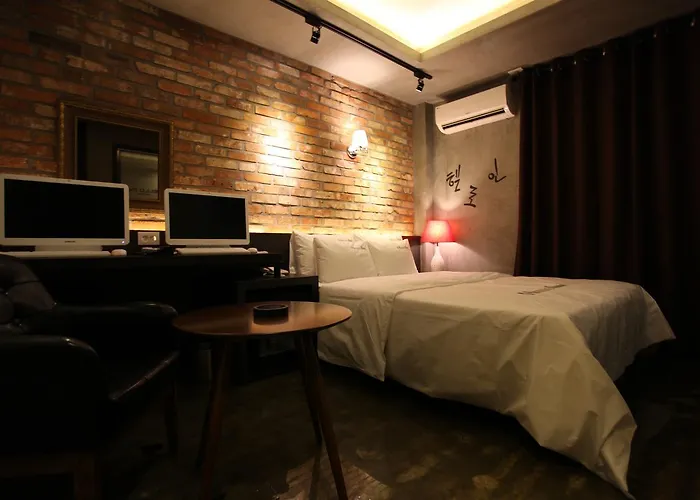 Hello Inn Hotel