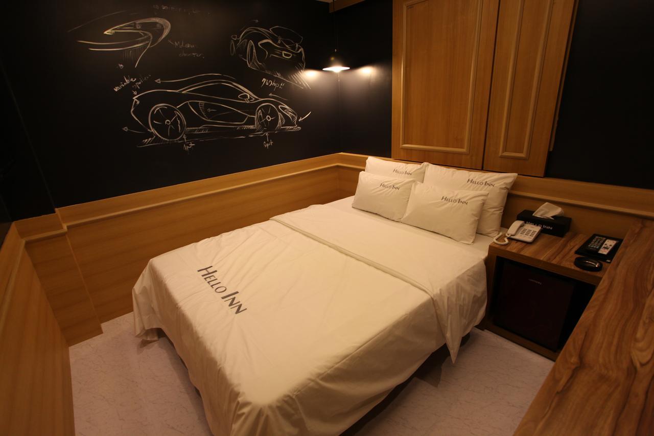 Hotel Hello *